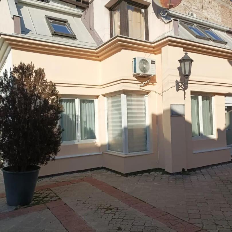 Katera Appartement Belgrado Buitenkant foto